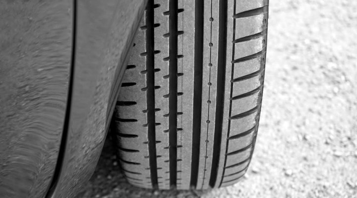 Contrôle continu des pneus, les conseils d'entretien automobile de KIA à Garges Les Gonesse