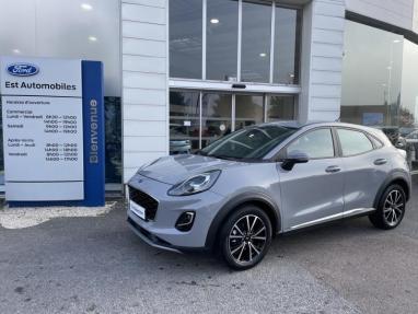 Voir le détail de l'offre de cette FORD Puma 1.0 EcoBoost 125ch mHEV Titanium 6cv de 2021 en vente à partir de 197.04 €  / mois