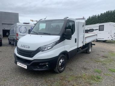 Voir le détail de l'offre de cette IVECO Daily CCb 35C18H empattement 3450 de 2023 en vente à partir de 443.83 €  / mois