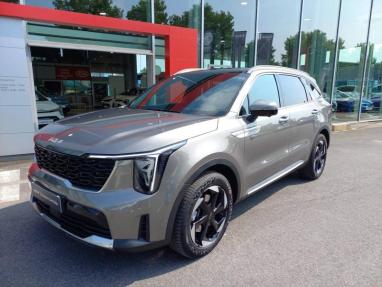 Voir le détail de l'offre de cette KIA Sorento 1.6 T-GDi 253ch PHEV Premium 4x4 7 places de 2024 en vente à partir de 566.11 € / mois