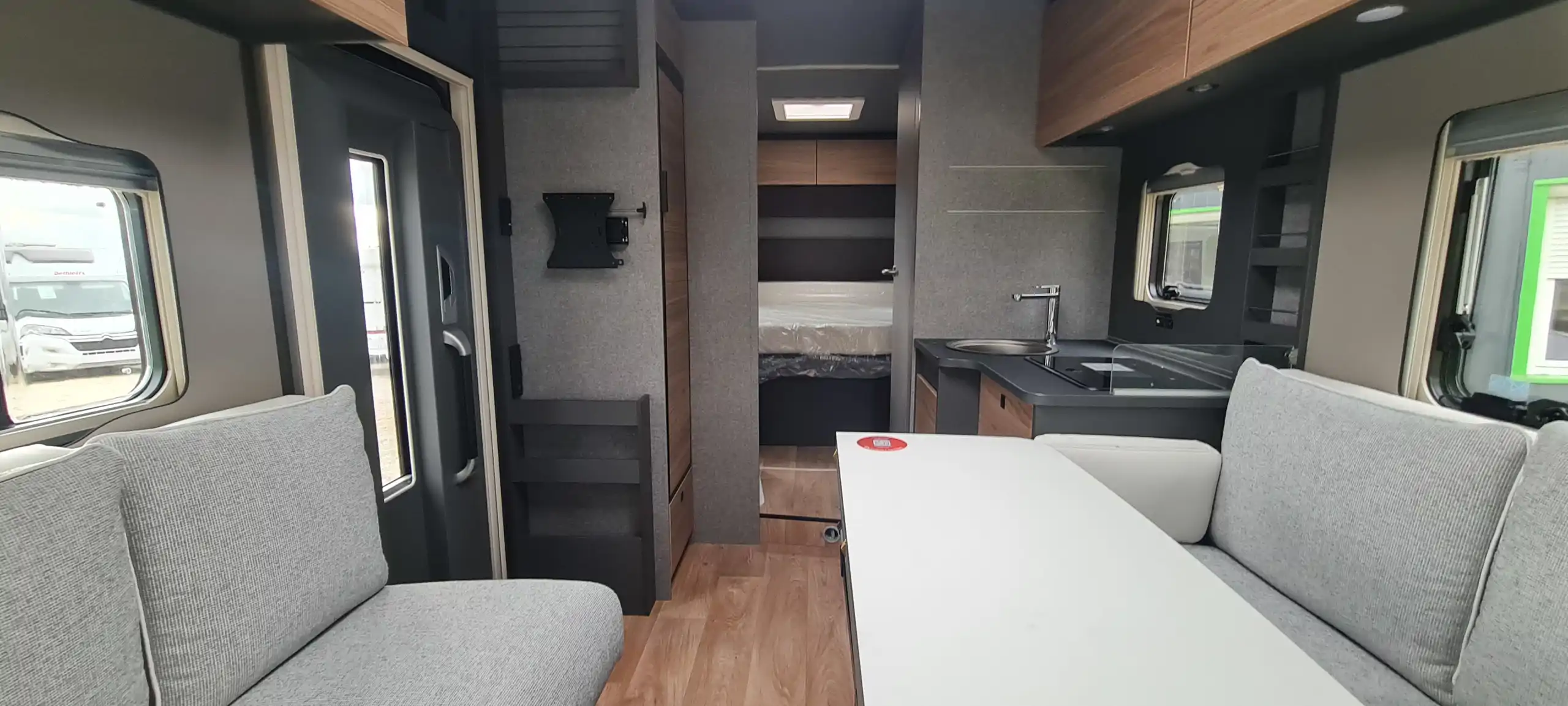 Image Dethleffs Trend I 7057 DBL  Intégral